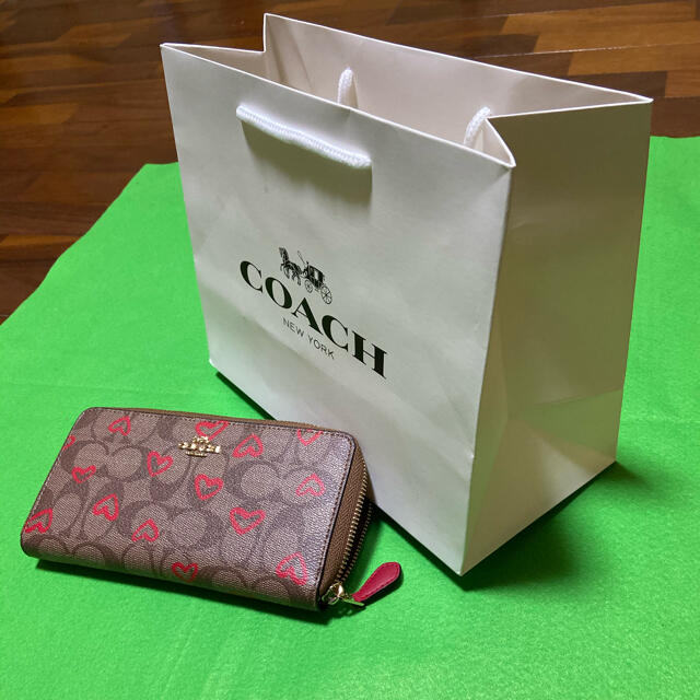 coach 財布 赤