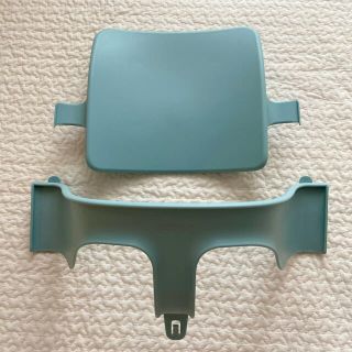 ストッケ(Stokke)の【美品】 STOKKE トリップトラップ ベビーセット アクアブルー☆(その他)