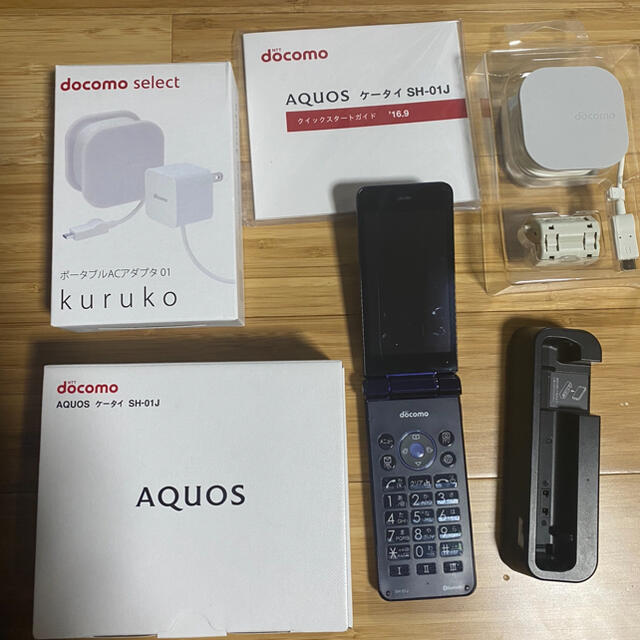 ドコモ　SHARP AQUOSケータイ SH-01J docomo