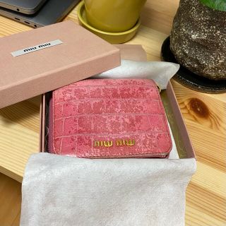 ミュウミュウ(miumiu)のミュウミュウ　二つ折り財布　ピンク(財布)