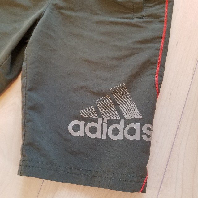 adidas(アディダス)の半ズボン　adidas　110㎝ キッズ/ベビー/マタニティのキッズ服男の子用(90cm~)(パンツ/スパッツ)の商品写真