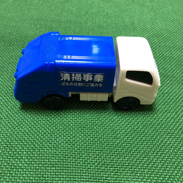 milk。様専用ページになります ハッピーセット トミカ ゴミ収集車 清掃車 | フリマアプリ ラクマ