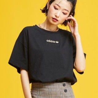 アディダス(adidas)の新品 Mサイズ adidas originals ボクシークロップド半袖Tシャツ(Tシャツ(半袖/袖なし))