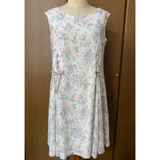 フェルゥ(Feroux)の【美品】花柄レース　ワンピース/フェルゥ(ひざ丈ワンピース)