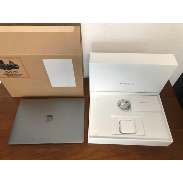 Mac (Apple)(マック)のMacBook Air 2020 i3 スペースグレイ スマホ/家電/カメラのPC/タブレット(ノートPC)の商品写真