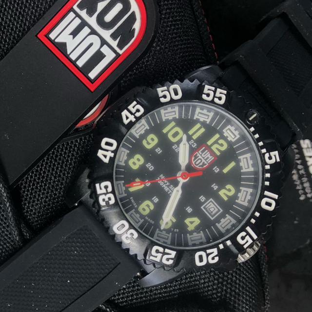 Luminox(ルミノックス)のjapan限定LUMINOXレッドハンドリミテッドバッテリ交換極美品46200円 メンズの時計(腕時計(アナログ))の商品写真