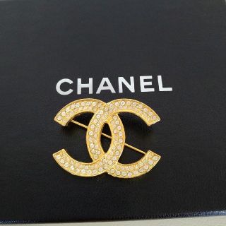 シャネル(CHANEL)の☆シャネル・ココマークラインストーンブローチ☆(ブローチ/コサージュ)