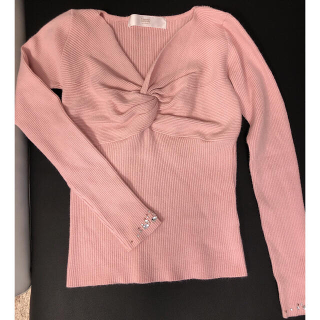 tocco(トッコ)のtocco closet 袖ビジューニットトップスピンク　オフィスカジュアル レディースのトップス(ニット/セーター)の商品写真