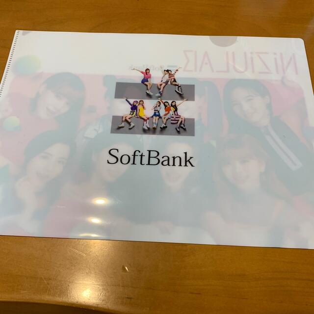 Softbank(ソフトバンク)のNiziU クリアファイル　SoftBank エンタメ/ホビーのタレントグッズ(アイドルグッズ)の商品写真