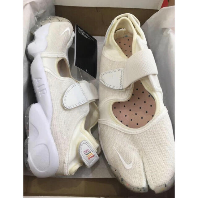 Nike 23 最安 新品 ナイキ エアリフト 足袋 白 ホワイト 箱付黒タグ付の通販 By kelly S Shop ナイキ ならラクマ Nike 23 最安 新品 ナイキ エアリフト 足袋 白 ホワイト 箱付黒タグ付の通販 By kelly S Shop ナイキ ならラクマ