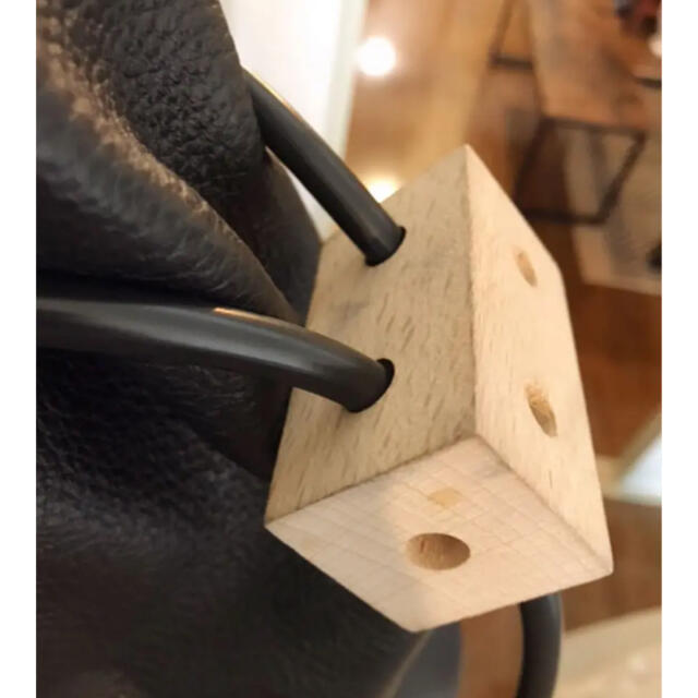 building blockビルディングブロック黒巾着ショルダーバッグレザー building blockビルディングブロック黒巾着ショルダーバッグレザー