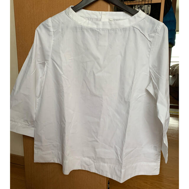MUJI (無印良品)(ムジルシリョウヒン)の無印　シャツ　七分袖　ホワイト　白　襟なし レディースのトップス(シャツ/ブラウス(長袖/七分))の商品写真