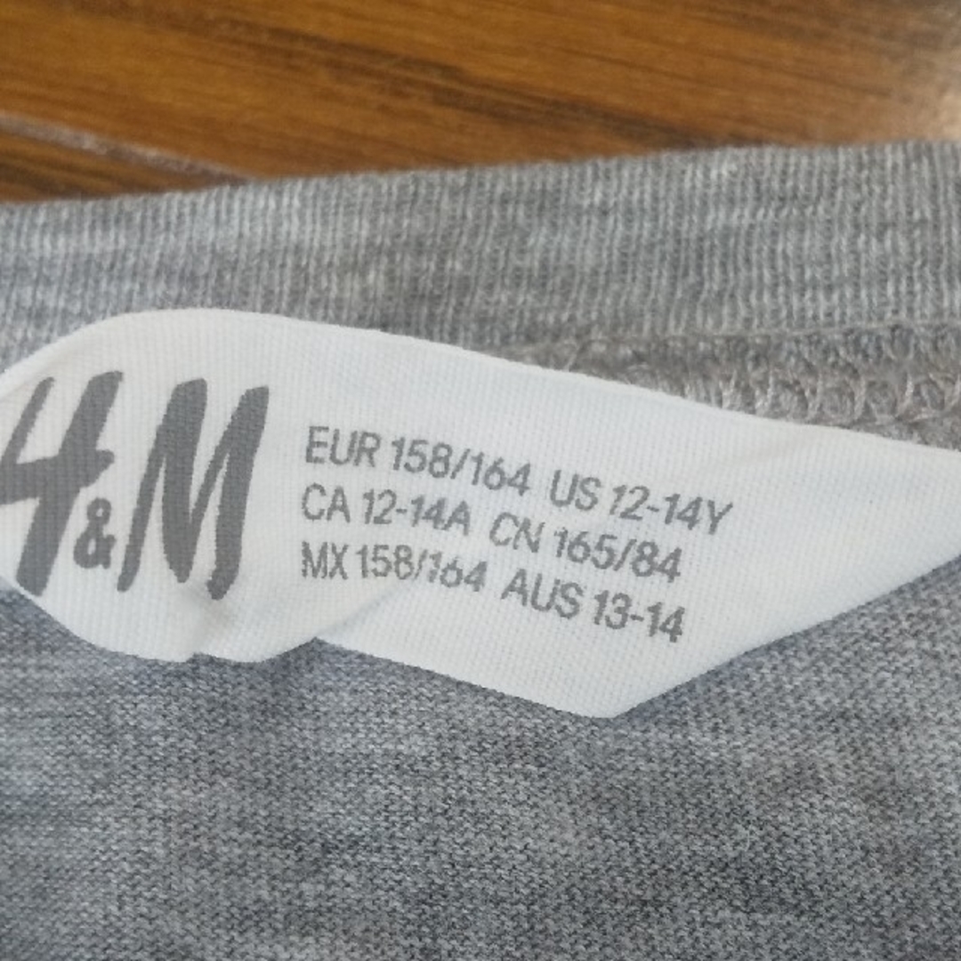 H&M(エイチアンドエム)のH&M    Tシャツ キッズ/ベビー/マタニティのキッズ服男の子用(90cm~)(Tシャツ/カットソー)の商品写真