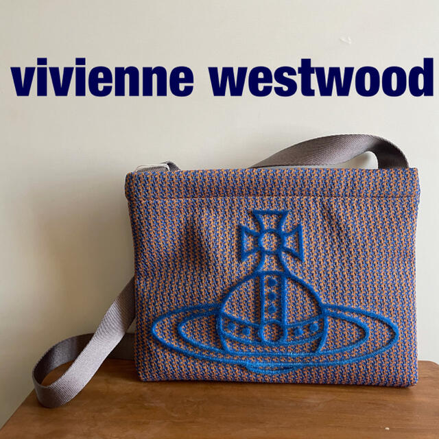 Vivienne Westwood(ヴィヴィアンウエストウッド)のVivienne Westwood クルーカットORBショルダーバッグ　オレンジ レディースのバッグ(ショルダーバッグ)の商品写真