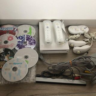 ウィー(Wii)のwii  本体　リモコン　ソフト付き(家庭用ゲーム機本体)