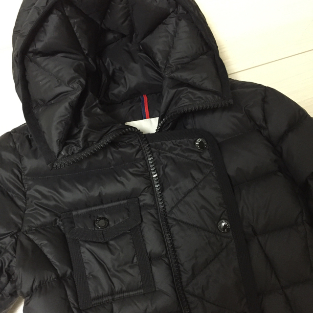 MONCLER(モンクレール)の超美品モンクレール！間も無く掲載終了です。早い者勝ち！ レディースのジャケット/アウター(ダウンベスト)の商品写真