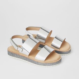 ザラ(ZARA)のザラ　サンダル　22.5(サンダル)