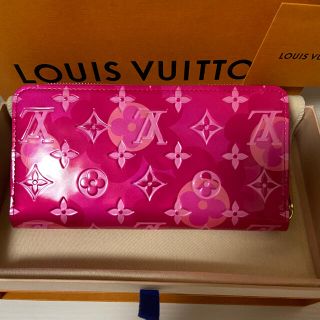 ルイヴィトン(LOUIS VUITTON)のルイヴィトン ジッピーウォレット バレンタイン フューシャ 長財布 レア ピンク(財布)