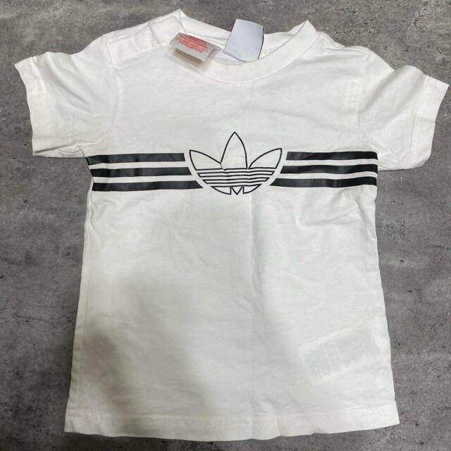 adidas(アディダス)のアディダス　Tシャツ キッズ/ベビー/マタニティのベビー服(~85cm)(Ｔシャツ)の商品写真