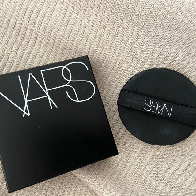 NARS(ナーズ)のナチュラルNARSラディアント　ロングウェア　クッションファンデーション コスメ/美容のベースメイク/化粧品(ファンデーション)の商品写真