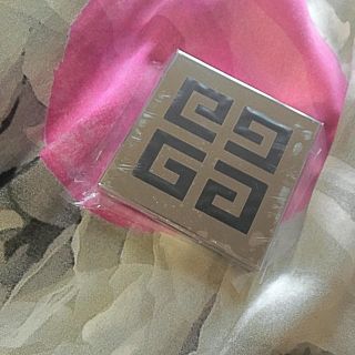 ジバンシィ(GIVENCHY)の☆ゆーたん様 専用☆未使用！ジバンシー コンパクトミラー(その他)