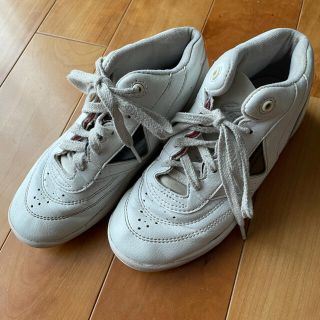 チアシューズ22.5センチ（VARSITY）