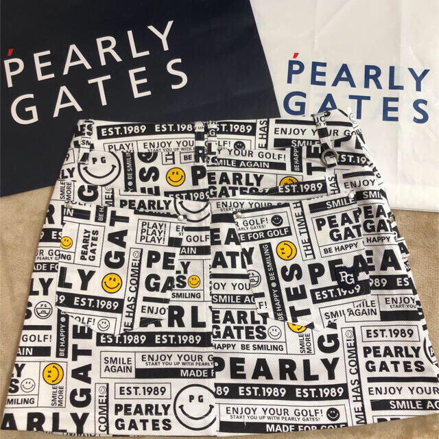 PEARLY GATES(パーリーゲイツ)のパーリーゲイツ　月間MVP賞人気完売ニュースペーパー柄スカートサイズ0 スポーツ/アウトドアのゴルフ(ウエア)の商品写真