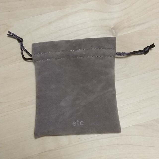 ete(エテ)のete アクセサリーポーチ 巾着 レディースのファッション小物(ポーチ)の商品写真