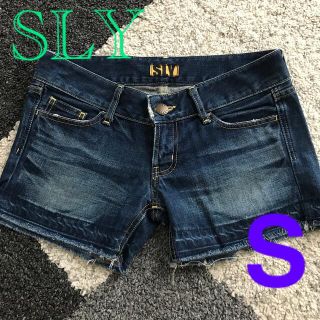 スライ(SLY)のSLY 切りっぱなし☆デニムショートパンツ　Sサイズ(ショートパンツ)