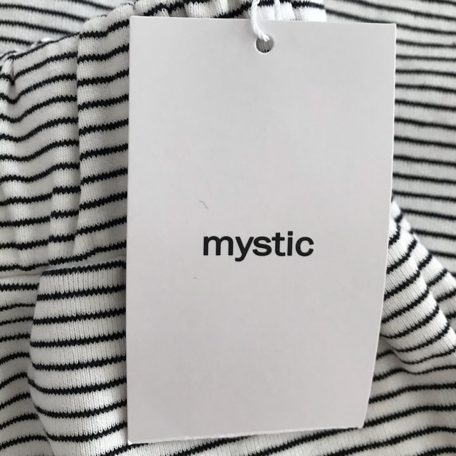 mystic(ミスティック)の新品タグ付き☆ボーダー柄ロングタイトスカート　オフホワイト  レディースのスカート(ロングスカート)の商品写真