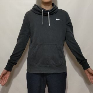 ナイキ(NIKE)のナイキ パーカー 黒 女性用(パーカー)