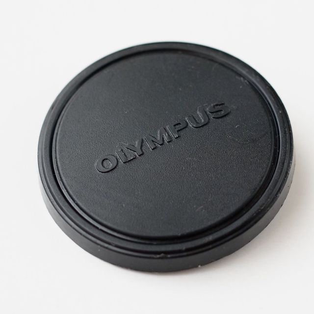 OLYMPUS(オリンパス)のOLYMPUS オリンパス 内径45.5mm カブセ式 レンズキャップ スマホ/家電/カメラのカメラ(レンズ(単焦点))の商品写真