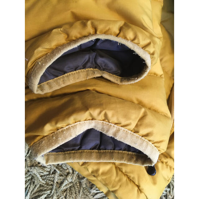 patagonia(パタゴニア)のパタゴニア ダウンセーター イエロー メンズS メンズのジャケット/アウター(ダウンジャケット)の商品写真