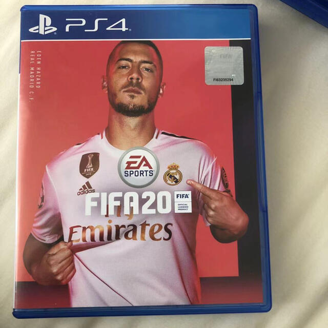 FIFA20 エンタメ/ホビーのゲームソフト/ゲーム機本体(家庭用ゲームソフト)の商品写真