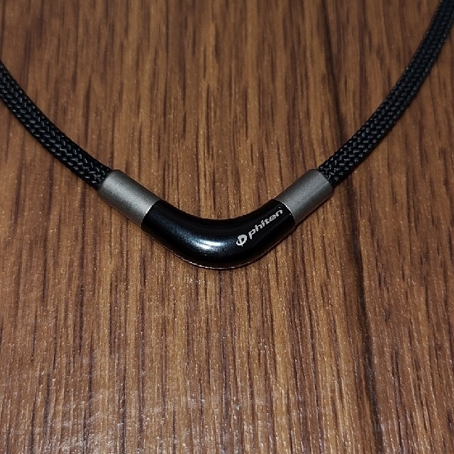 ファイテン RAKUWAネックレス チョッパーモデル50cm メンズのアクセサリー(ネックレス)の商品写真
