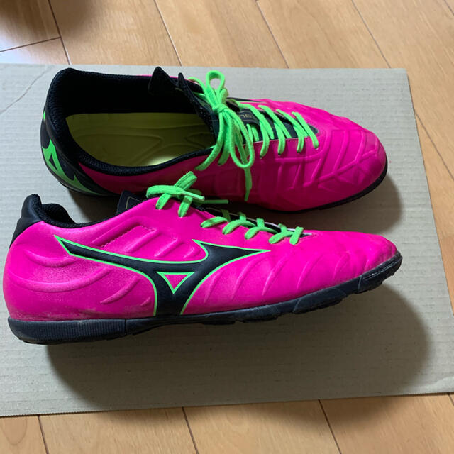 MIZUNO(ミズノ)のミズノ　トレシュー　本田圭佑モデル　27.5㎝ スポーツ/アウトドアのサッカー/フットサル(シューズ)の商品写真