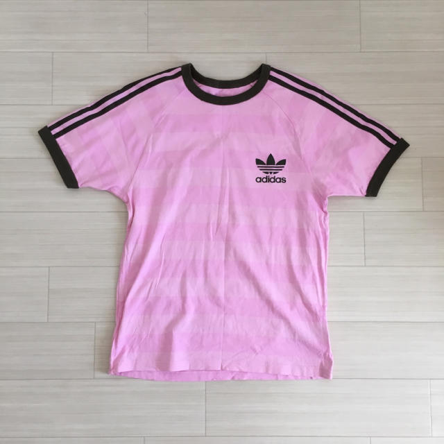 adidas(アディダス)のadidas ロゴTEE メンズのトップス(Tシャツ/カットソー(半袖/袖なし))の商品写真