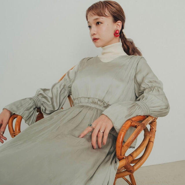 Kastane(カスタネ)の【ELLA CANTARIA】Gather Sleeve Long Dress レディースのワンピース(ロングワンピース/マキシワンピース)の商品写真