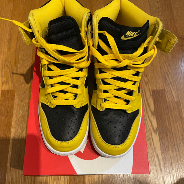 NIKE(ナイキ)のNIKE DUNK HIGH Black varsity maize メンズの靴/シューズ(スニーカー)の商品写真