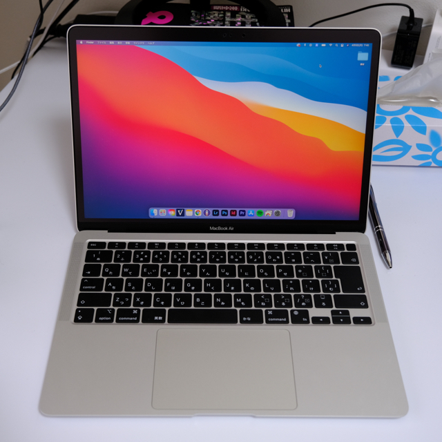 Apple(アップル)のMacbook Air 13インチ M1 8GB 256GB シルバー スマホ/家電/カメラのPC/タブレット(ノートPC)の商品写真