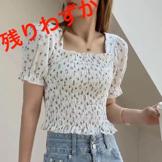 ザラ(ZARA)のレディース スクエア トップス 花柄 韓国ファッション パープル 紫 春 夏(カットソー(半袖/袖なし))