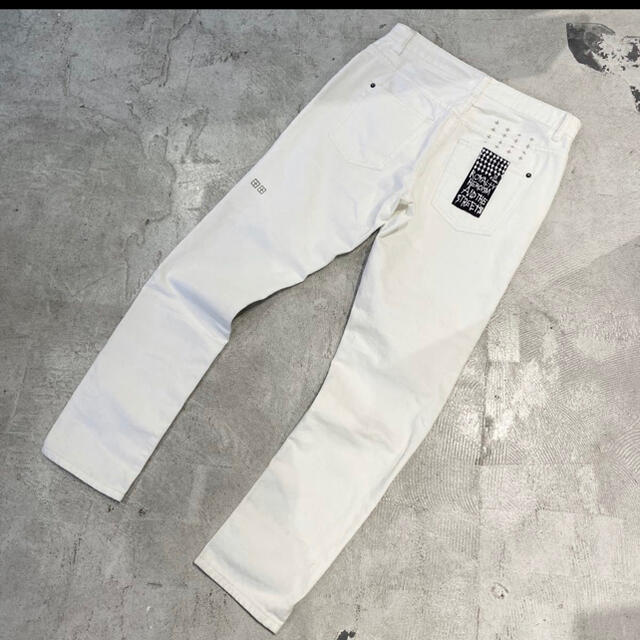 ksubi(スビ)の19ss ~ 19aw 定番 KSUBI スビ ホワイト デニム パンツ 30 メンズのパンツ(デニム/ジーンズ)の商品写真