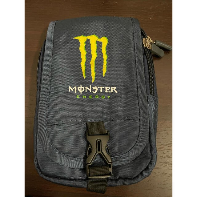 Monster Energy(モンスターエナジー)のMONSTER♡ポーチ レディースのファッション小物(ポーチ)の商品写真