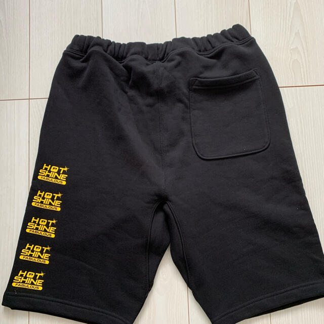 H&M(エイチアンドエム)のBLACK EYE PATCH × H&M スウェットショートパンツ メンズのパンツ(ショートパンツ)の商品写真