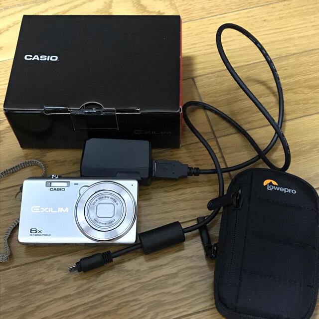 CASIO(カシオ)のデジタルカメラ CASIO EXILIM EX-ZS29 スマホ/家電/カメラのカメラ(コンパクトデジタルカメラ)の商品写真