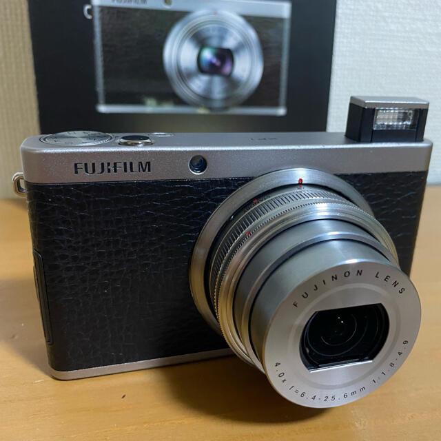 FUJIFILM デジカメ　XF1コンパクトデジタルカメラ