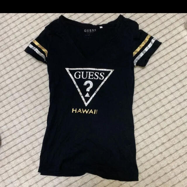 GUESS(ゲス)のTシャツ　 レディースのトップス(Tシャツ(半袖/袖なし))の商品写真