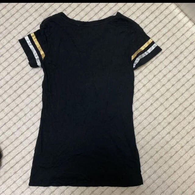 GUESS(ゲス)のTシャツ　 レディースのトップス(Tシャツ(半袖/袖なし))の商品写真