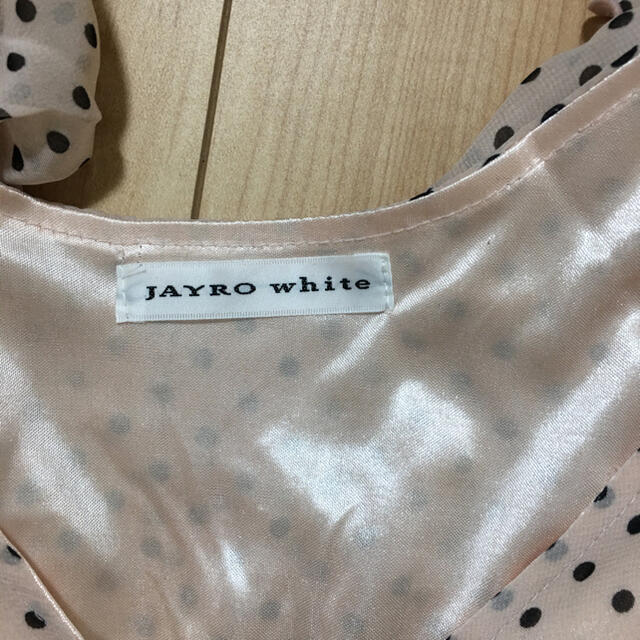 JAYRO White(ジャイロホワイト)のさらに値下げ　JAYRO Whiteドット柄半袖ブラウス レディースのトップス(シャツ/ブラウス(半袖/袖なし))の商品写真