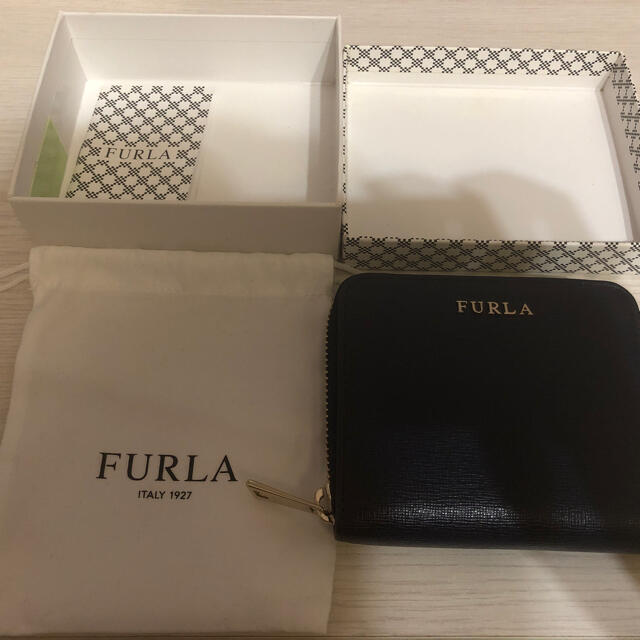 FURLA 二つ折り 財布二つ折り財布　ラウンドファスナー　ネイビー